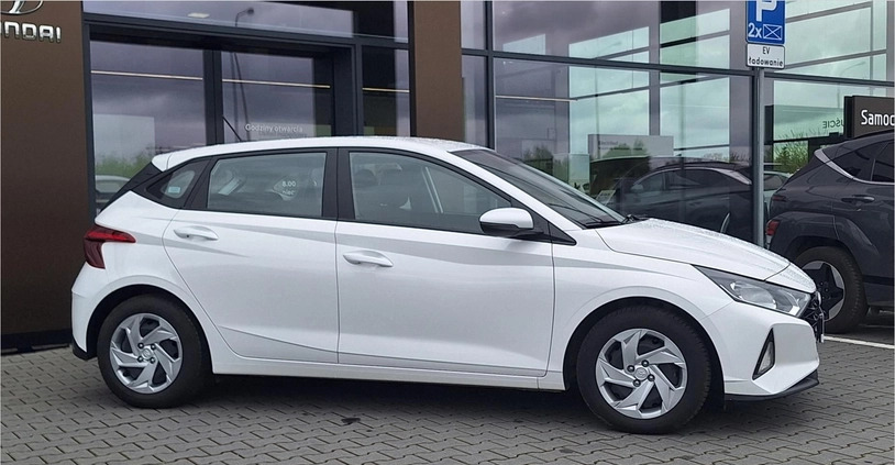 Hyundai i20 cena 64700 przebieg: 21638, rok produkcji 2022 z Pieniężno małe 137